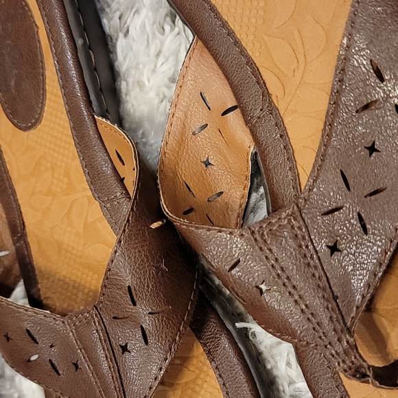 BOC Flip Flops - Picture 3 of 3